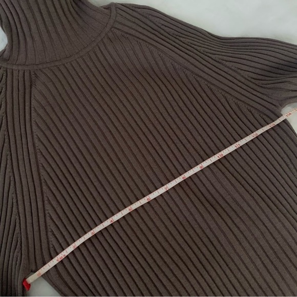 Wolford Merino Wool Turtleneck Ribbed Sweater - Picture 13 of 13